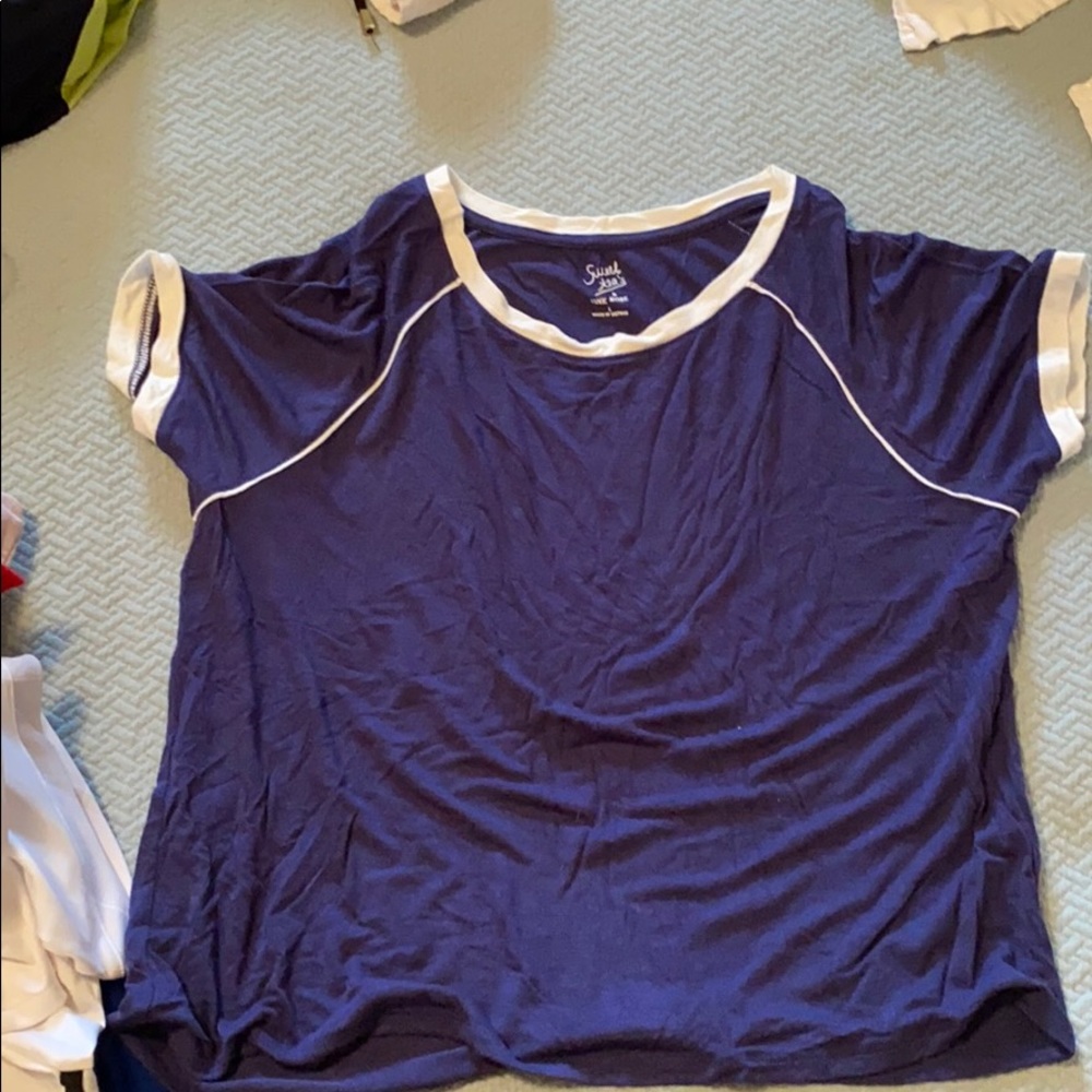 Blue cropped tee